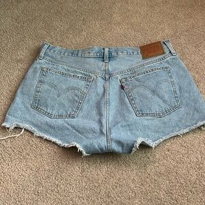 “Levi- Jean High Waisted Shorts size 32”